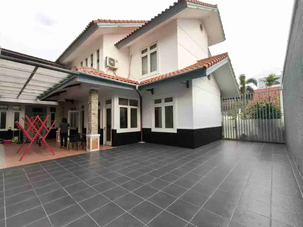 Disewakan Rumah Asri Rapi Nyaman Strategis Di Permata Hijau Jakarta Selatan