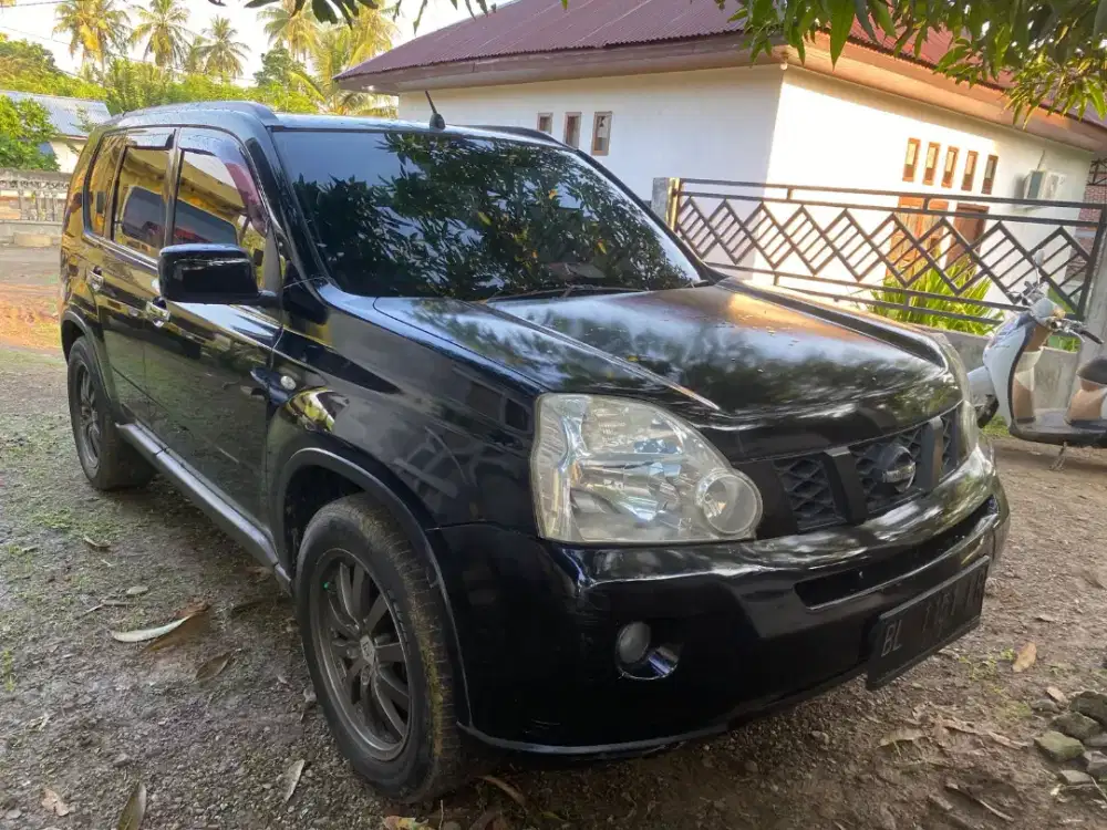 X-Trail 2010 CC,2,0 mobil irit