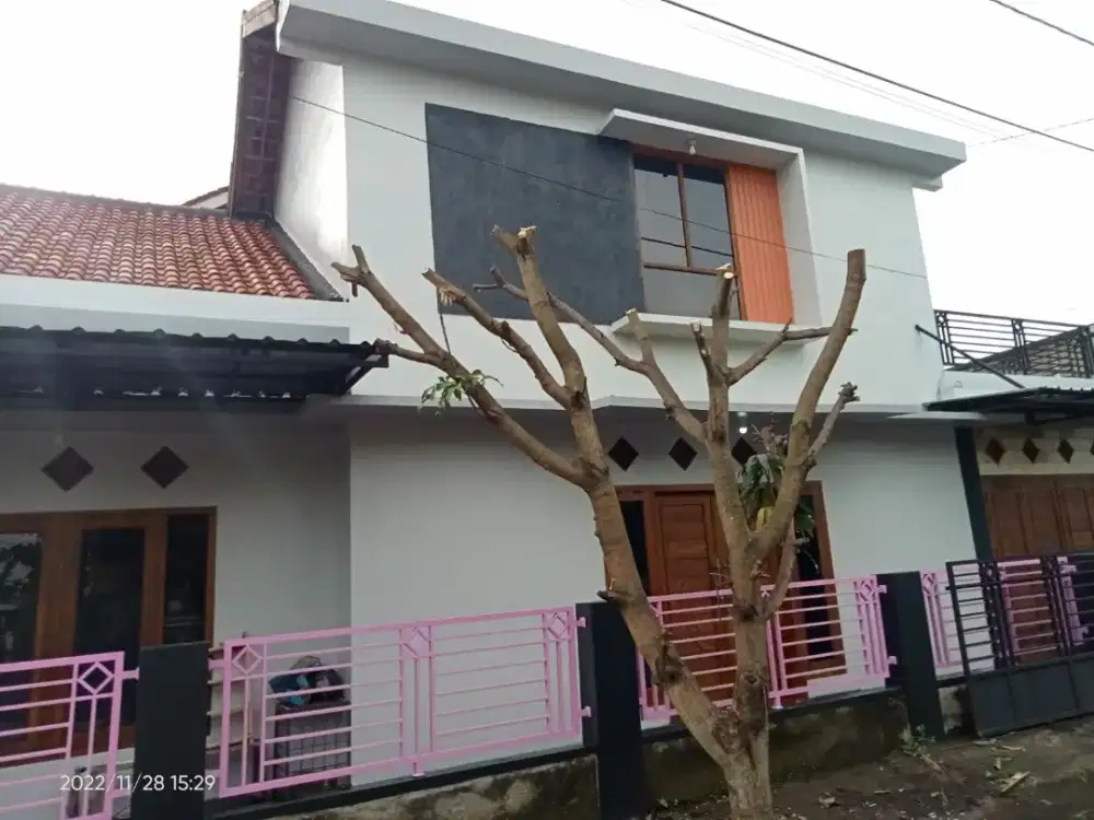 Disewakan Rumah 2 Lantai Belakang RSUD dr.Soehadi Prijonegoro Sragen