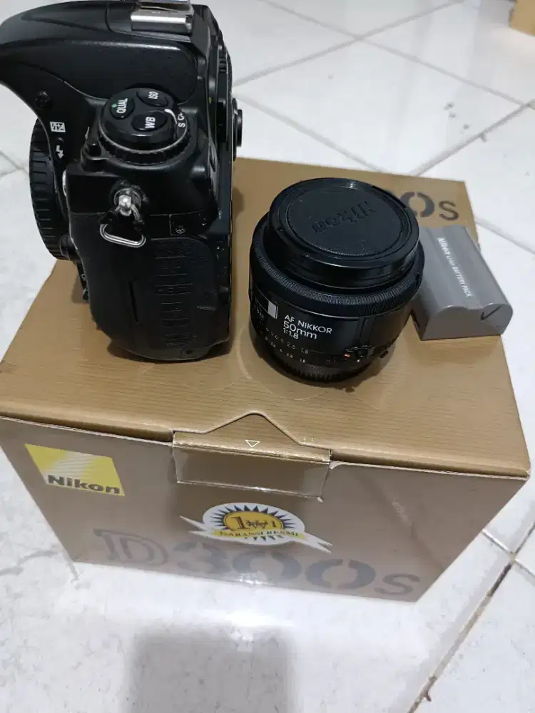 NIKON D300S LENSA FIX 50MM F1.8