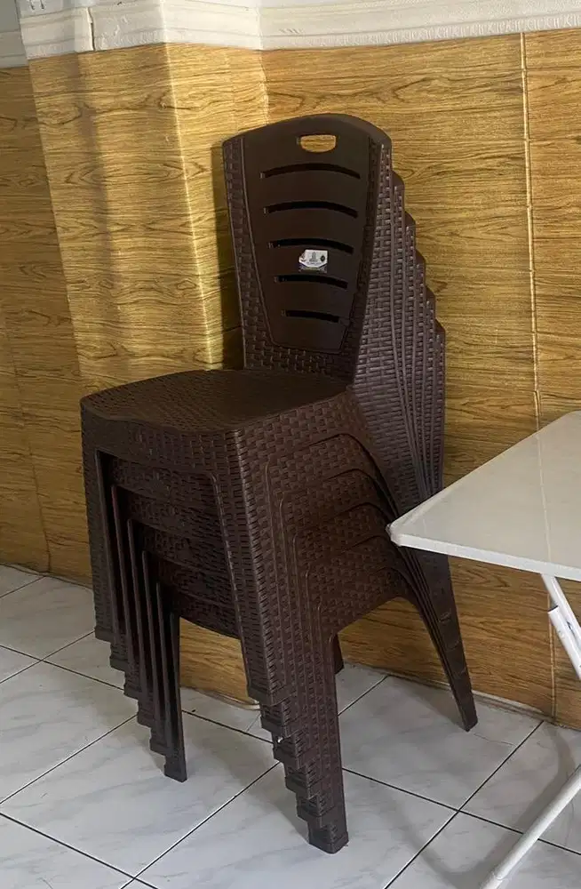 KURSI ROTAN KOKOH COKLAT TUA