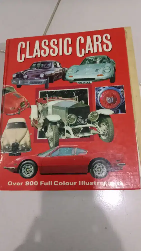 Buku jadul banyak foto mobil kerennya
