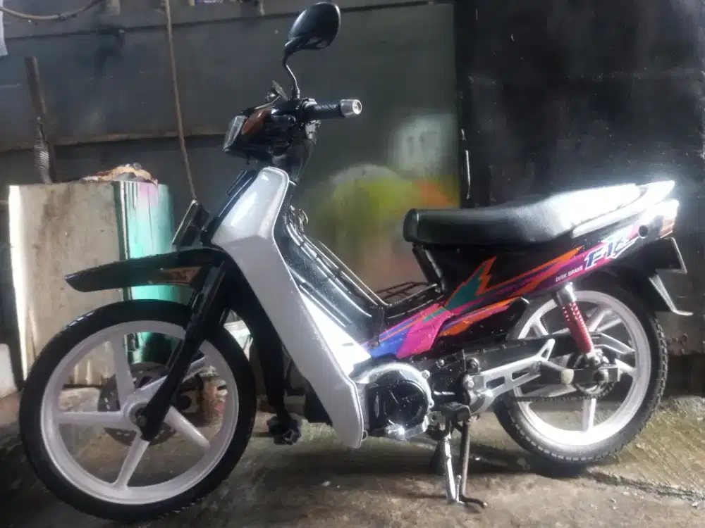 YAMAHA FIZ HITAM KELAM