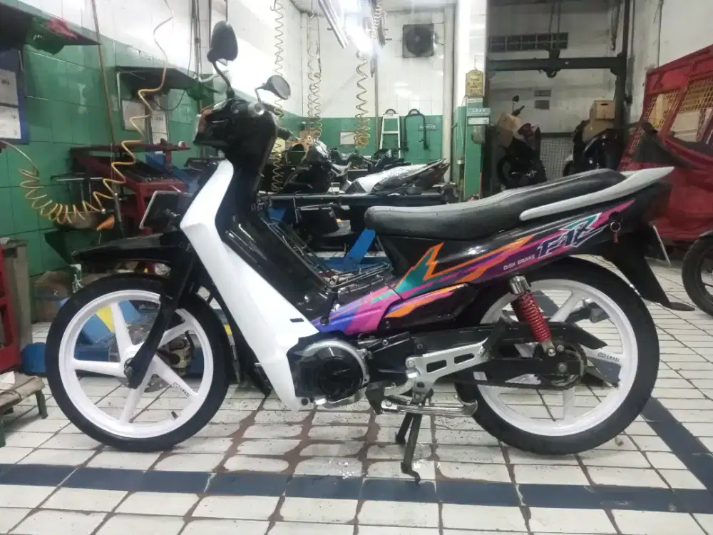 YAMAHA FIZ HITAM KELAM
