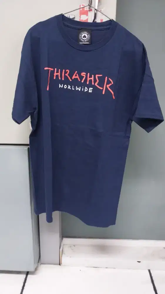 Kaos thrasher worldwide ss navy