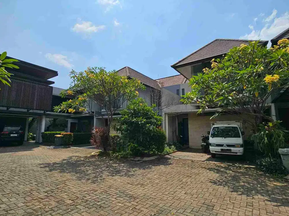 Di sewakan rumah condet dalam town house concept resort