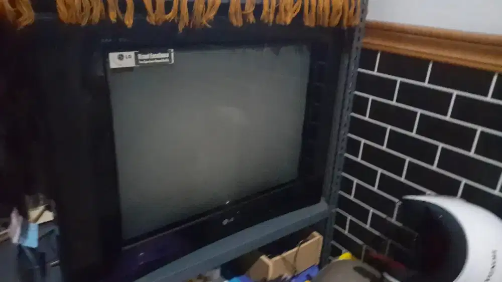 Dijual TV tabung layar flat 39in