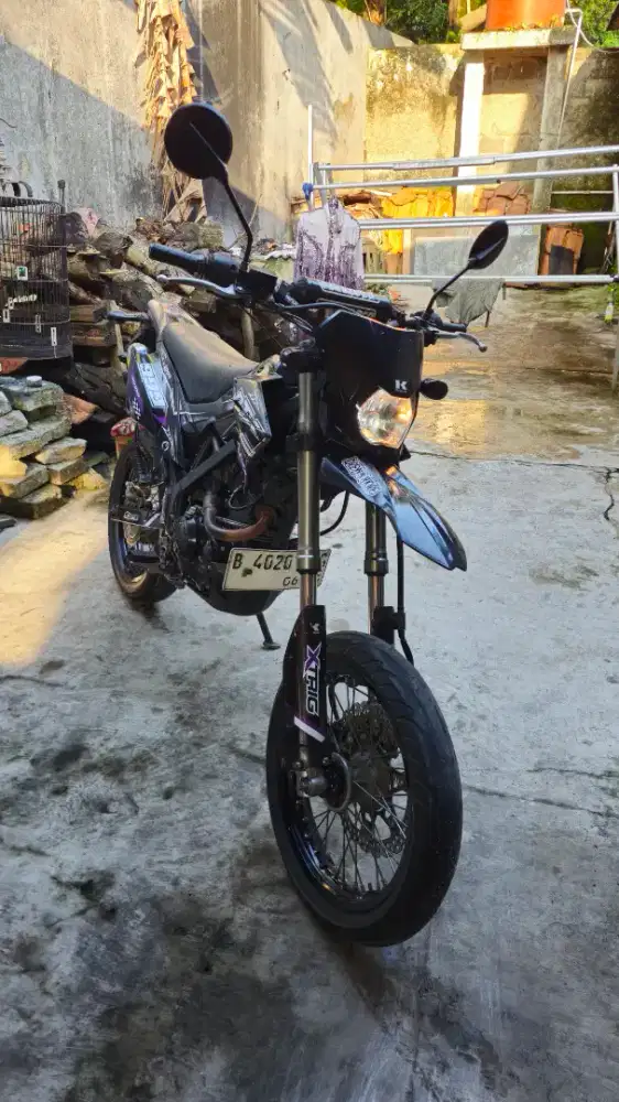 Di jual motor kawasaki D-tracker