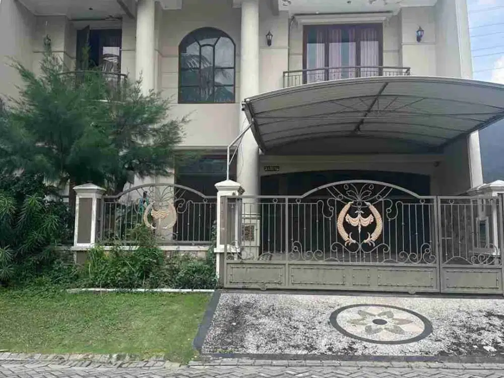 Disewakan rumah di Pakuwon indah dekat supemall dan graha family.full furnished.surabaya barat