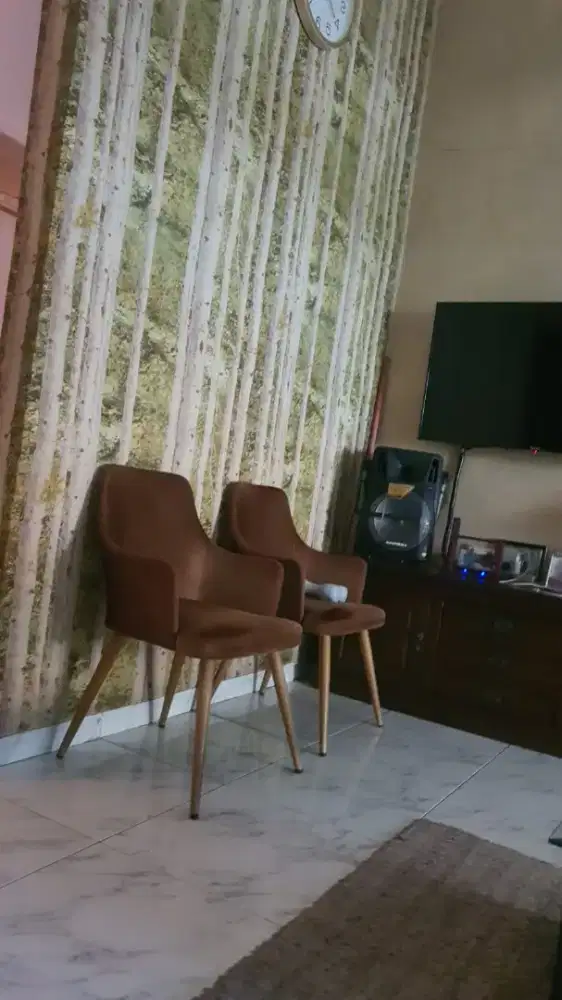 Dijual kursi masih bagus 2 buah Ro 1.2 juta