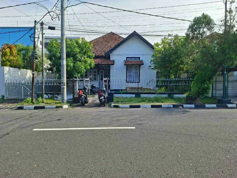 Rumah klasik kolonial Belanda dekat Malioboro & Pakualaman Yogyakarta