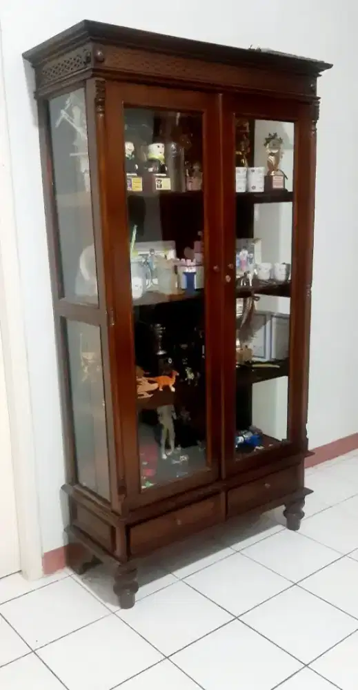 Jual lemari pajangan jati/kaca. Full jati depan belakang