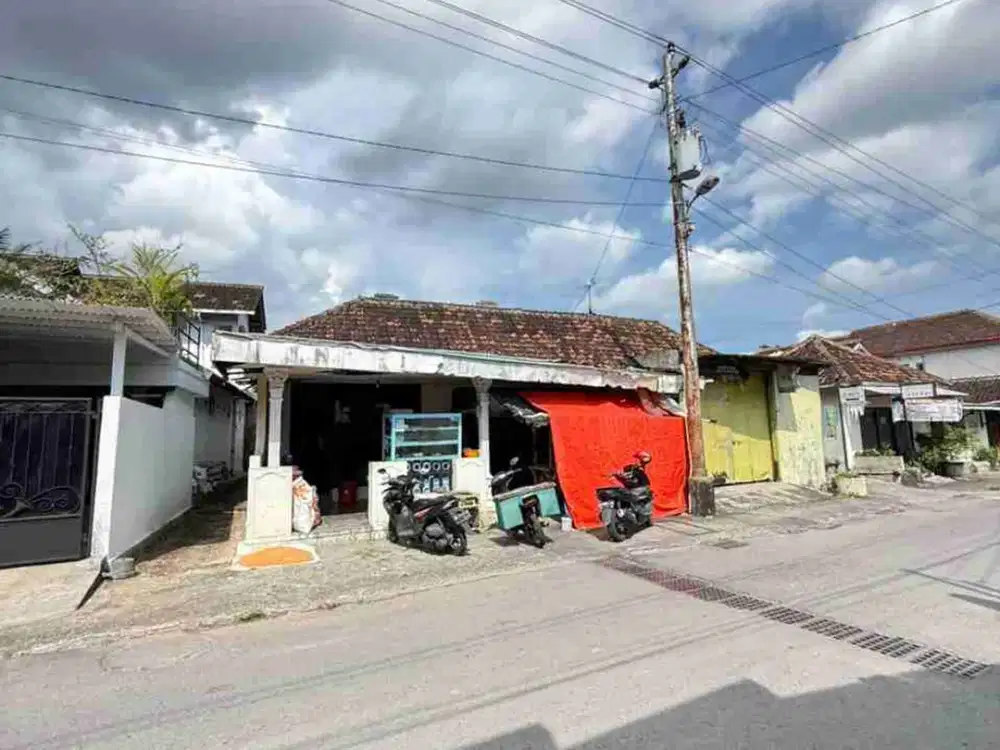 Tanah strategis bonus bangunan rumah pinggir jalan aspal dekat Xt square, kampus UST, UAD, & UTY