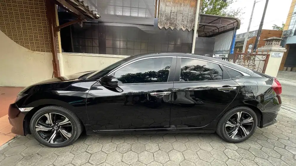 Dijual - Honda Civic 1.5 TC ES 2017 Plat AB KM < 17000 Kondisi Mulus