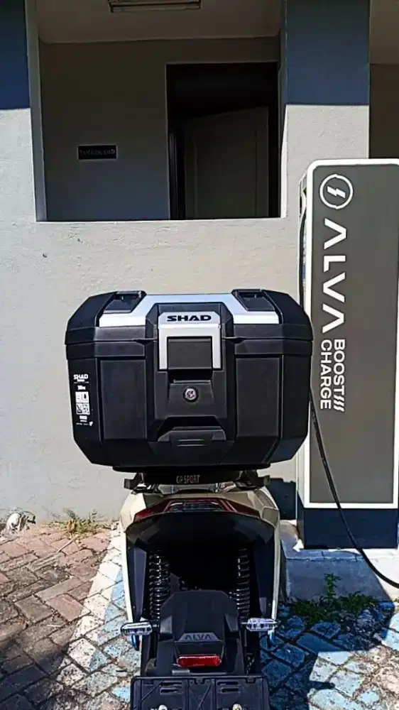 SHAD TR41 ALUMUNIUM + SANDARAN