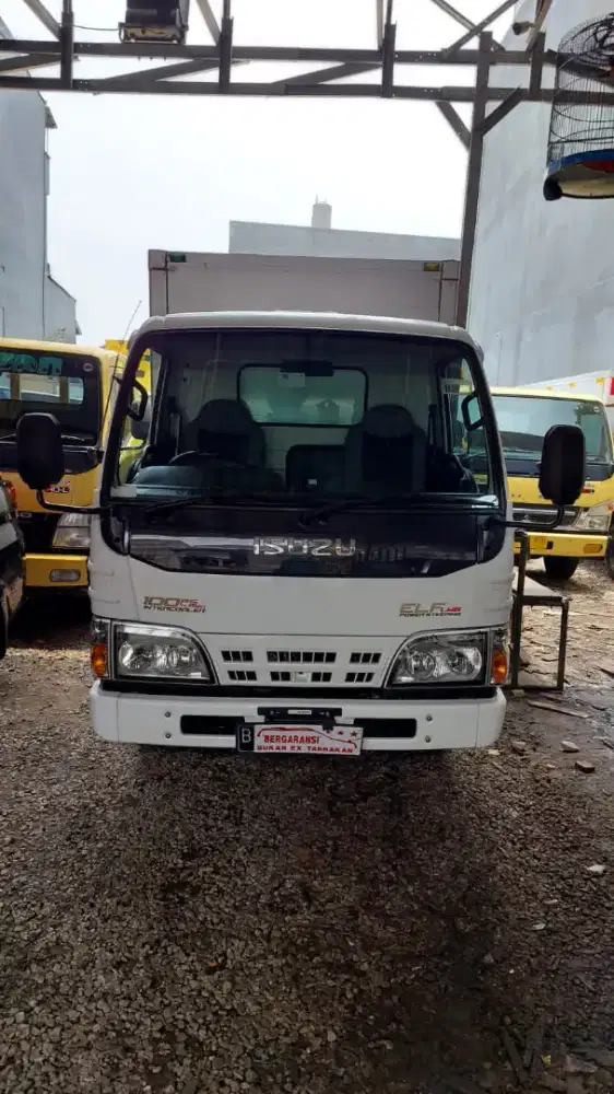Isuzu ELF 4 ban Long Box tipe LWB th 2017