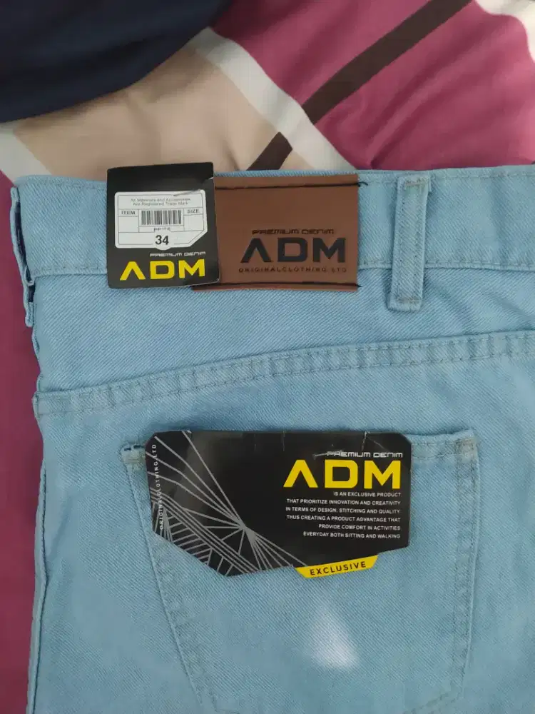 Celana baru denim murah bagus ,hanya dijajal saja