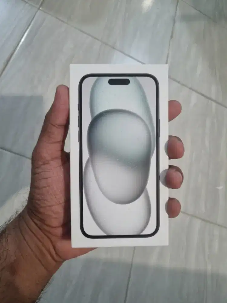 WTS iPhone 15 128 gb bnib warna black