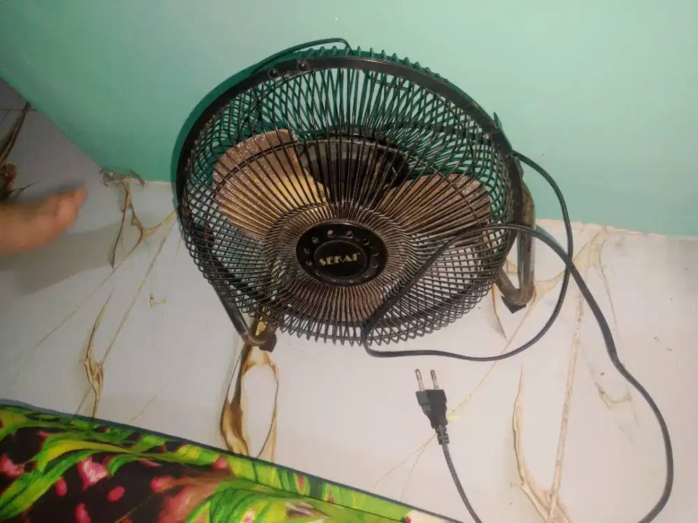 Dijual kipas angin merk sekai UK 9 inchi 45 watt