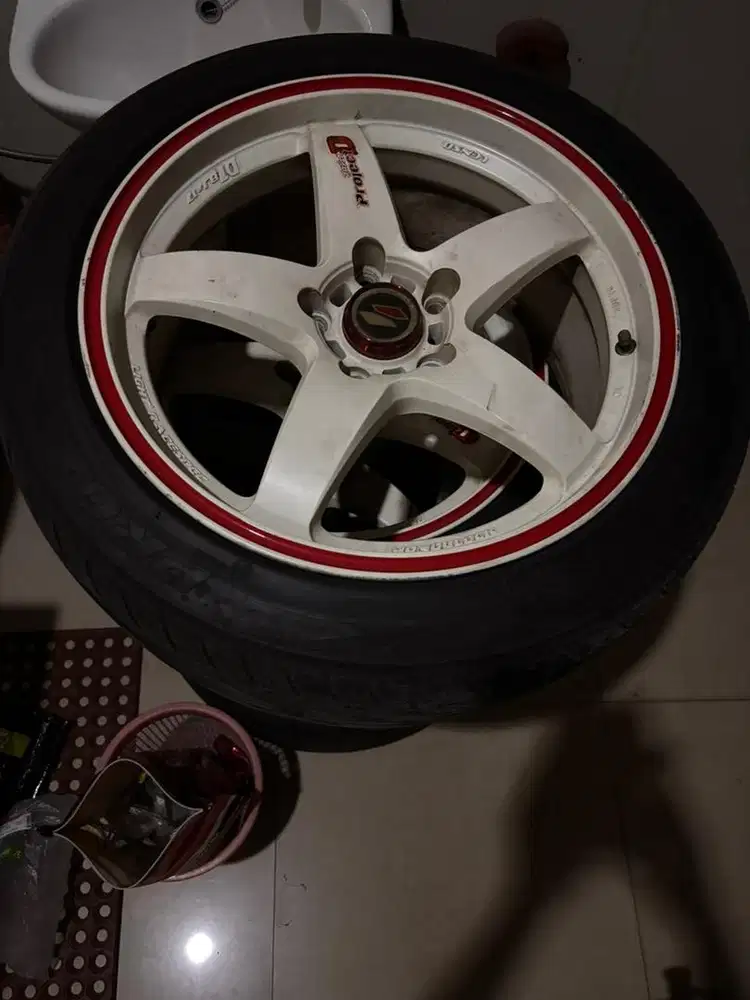 Velg Lenso Project D 17 inch & ban TOYO 235/45ZR17/97W