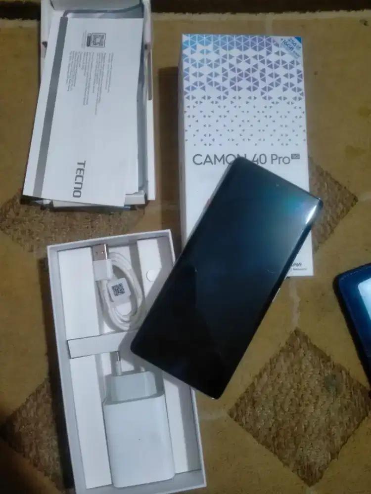 Tecno camon 40 pro 5g bt iphone/samsung