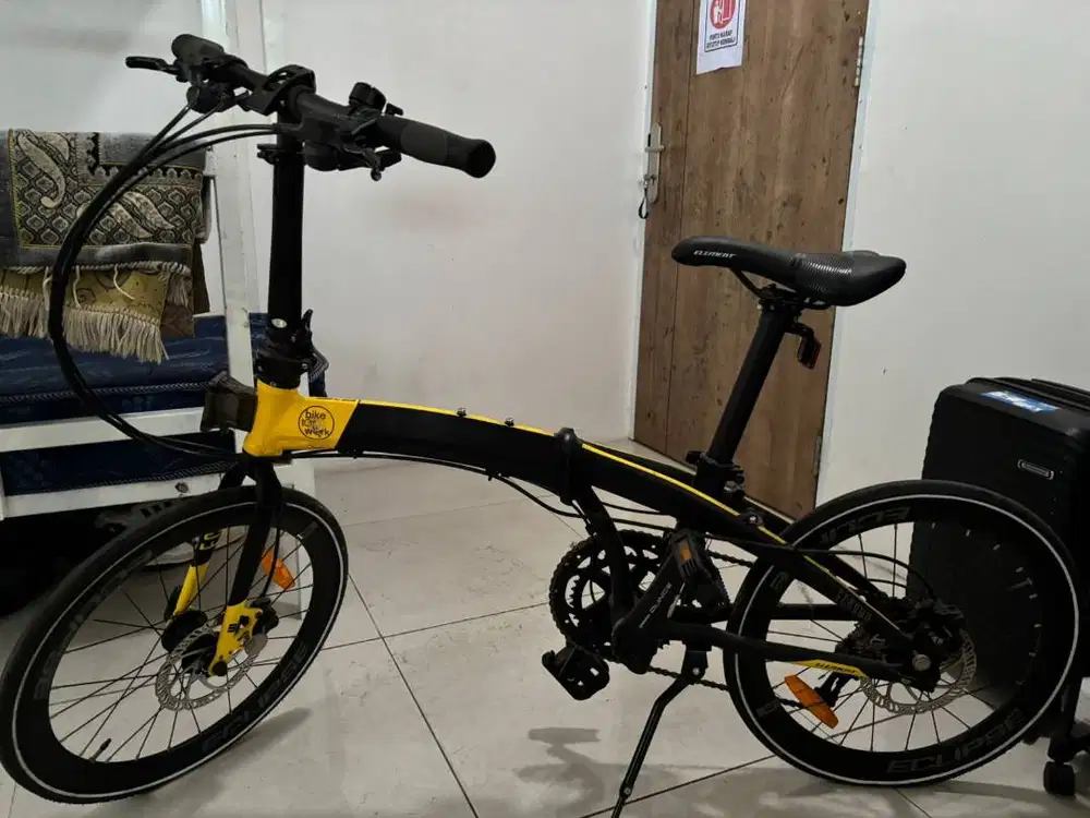 Sepeda Lipat Element Ecosmo Z9 B2W 20” – Like New