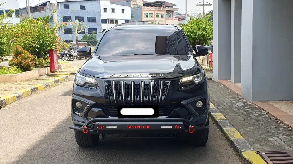 Toyota fortuner vrz trd sportivo 2020 diesel hitam