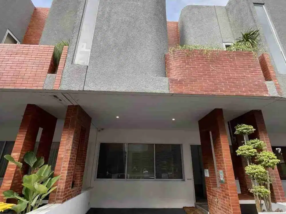 Dijual Rumah Modern Tropis Siap Huni di Ciputat dekat MRT