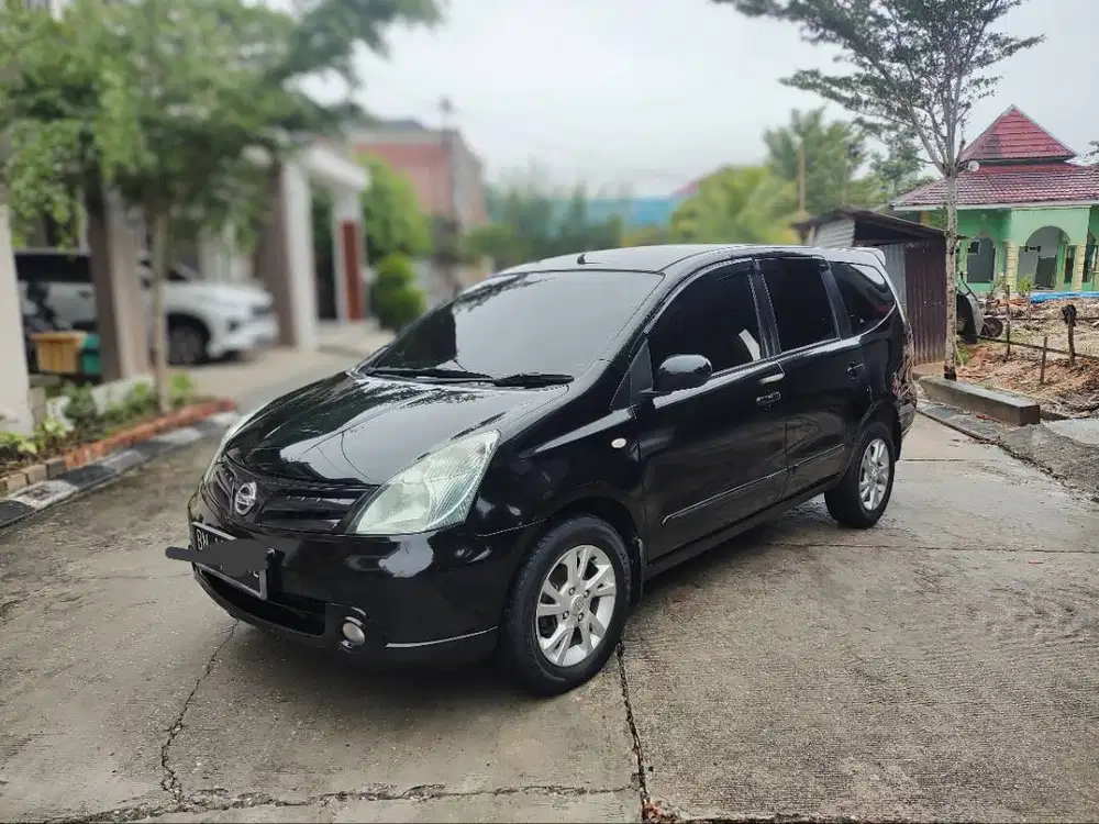 Grand Livina 1.5 XV AT 2011