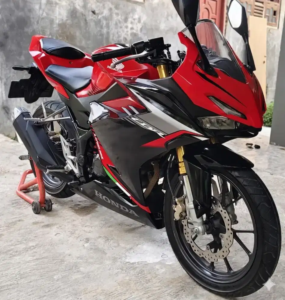 CBR 150R 2023 KM LOW 4RB