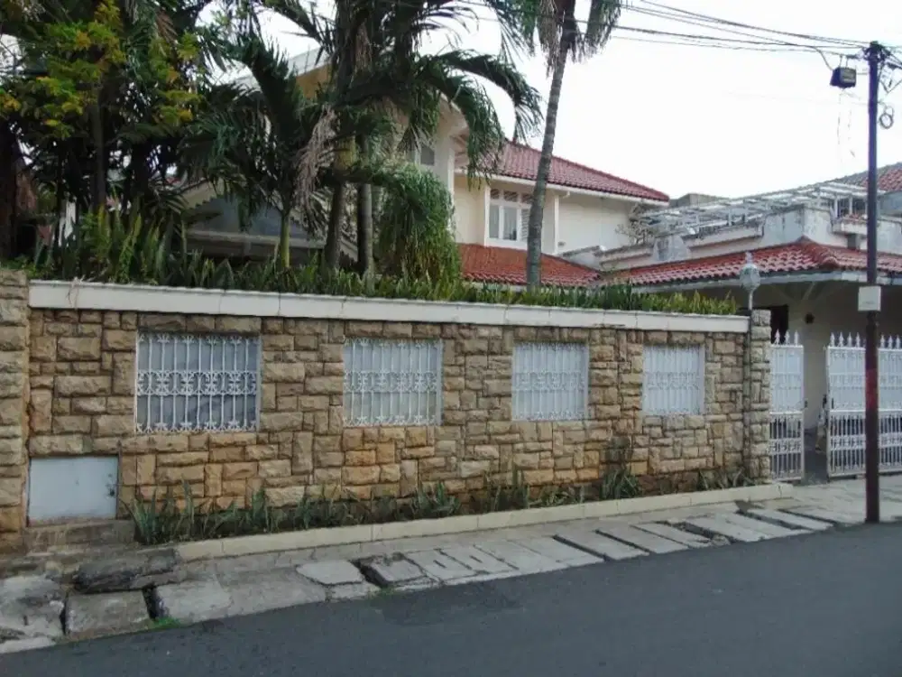 Rumah 2lt Dekat Binus Cocok Untuk Kost Ekslusif di H Saili Kemanggisan Palmerah