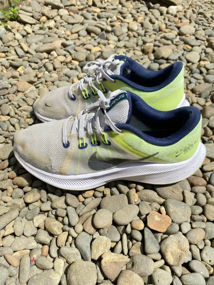 Sepatu NIKE RUNNING