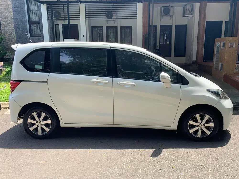 Honda Freed PSD 2011 Bensin