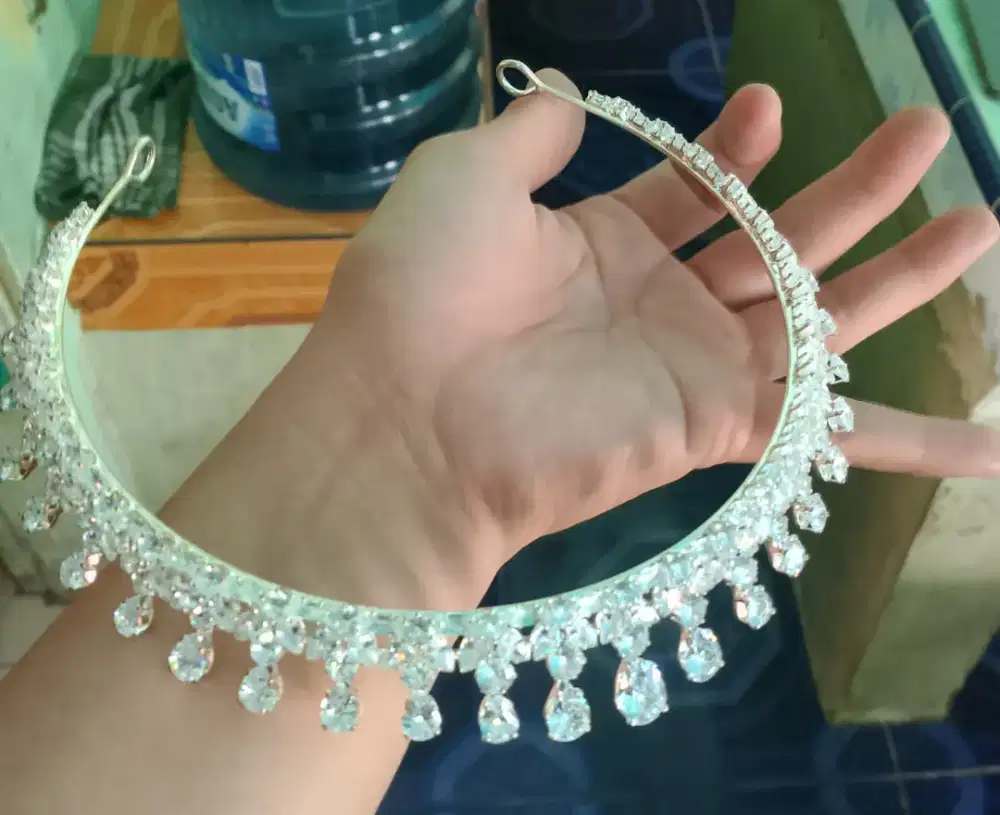 Mahkota Rambut  Zirkon