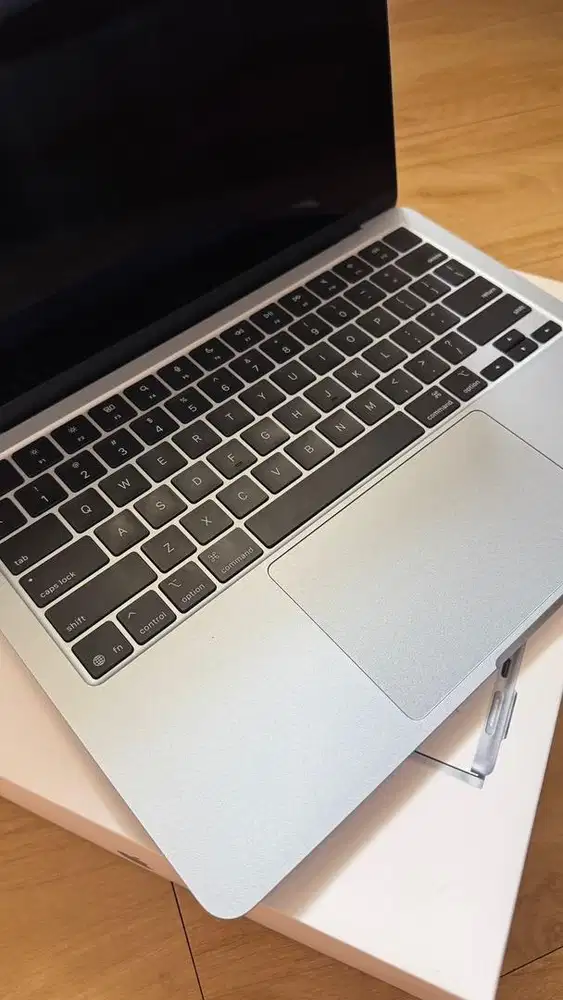 Macbook air m4 16 256 ibox