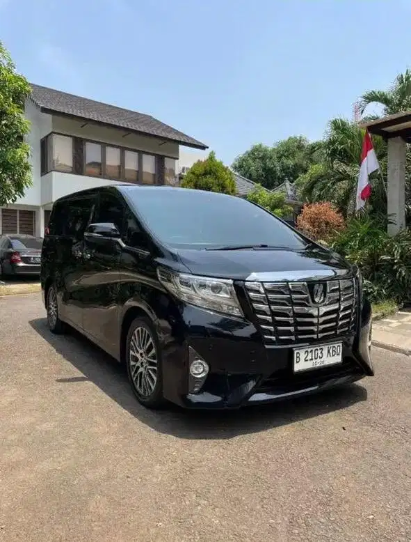 Jual Toyota Alphard 2015 Hitam