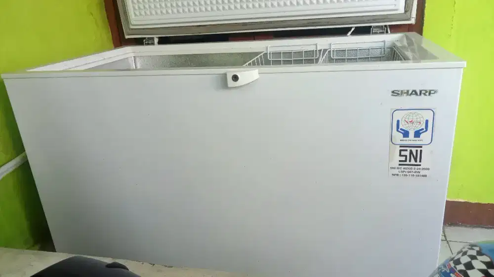 Dijual Freezer Sharp