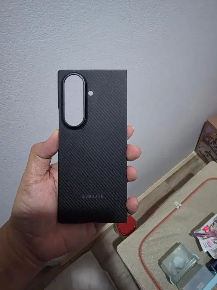 Case fold 7 original samsung carbon(like new pemakaian singkat)NETT