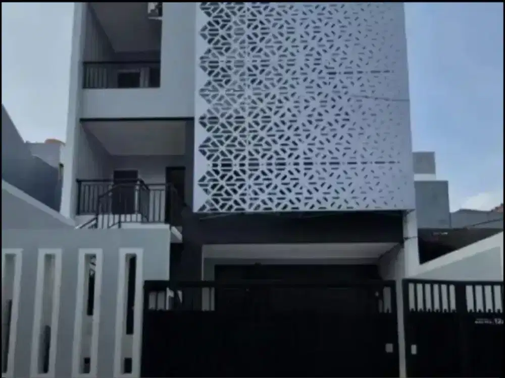 Rumah Brand New Kelapa Nias Kelapa Gading Uku 8X15 Strategis 3,5 Lantai Siap Huni Hrg Menarik