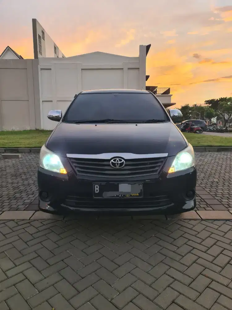 Kijang Innova 2.0 E A/T 2012 Captain Seat
