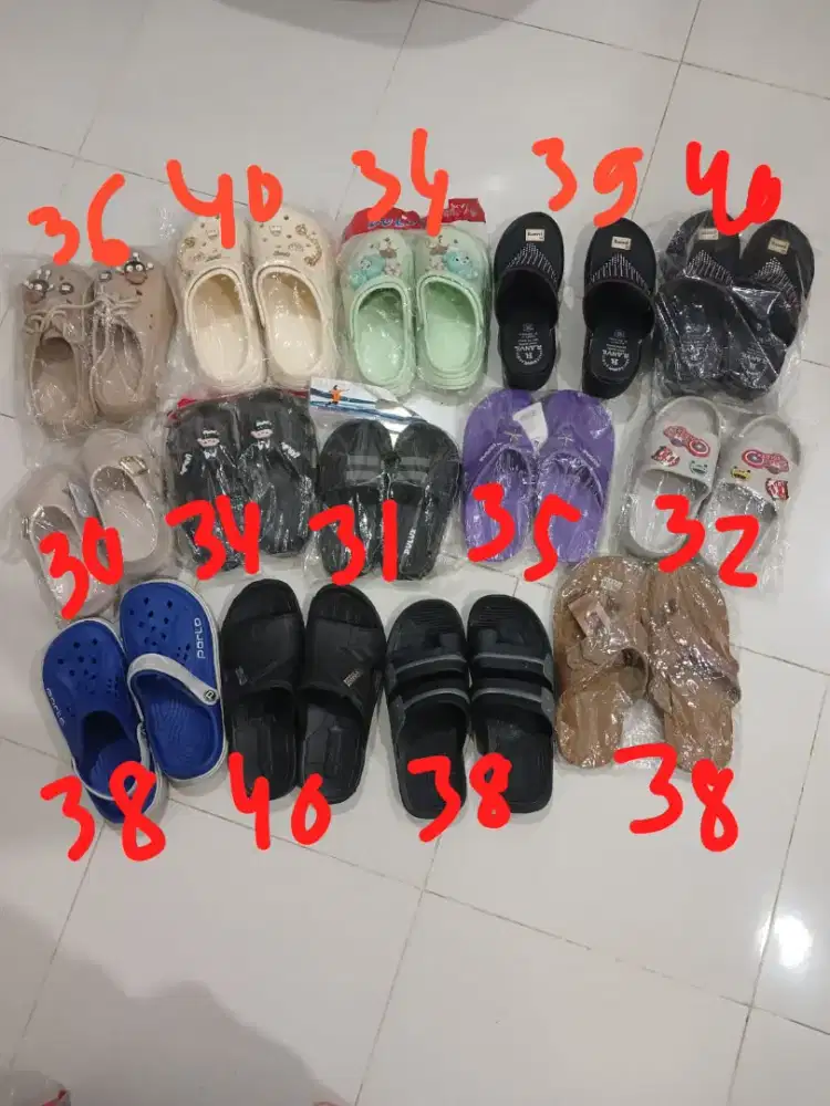 Jual obral sendal wanita dll ada 14 pcs