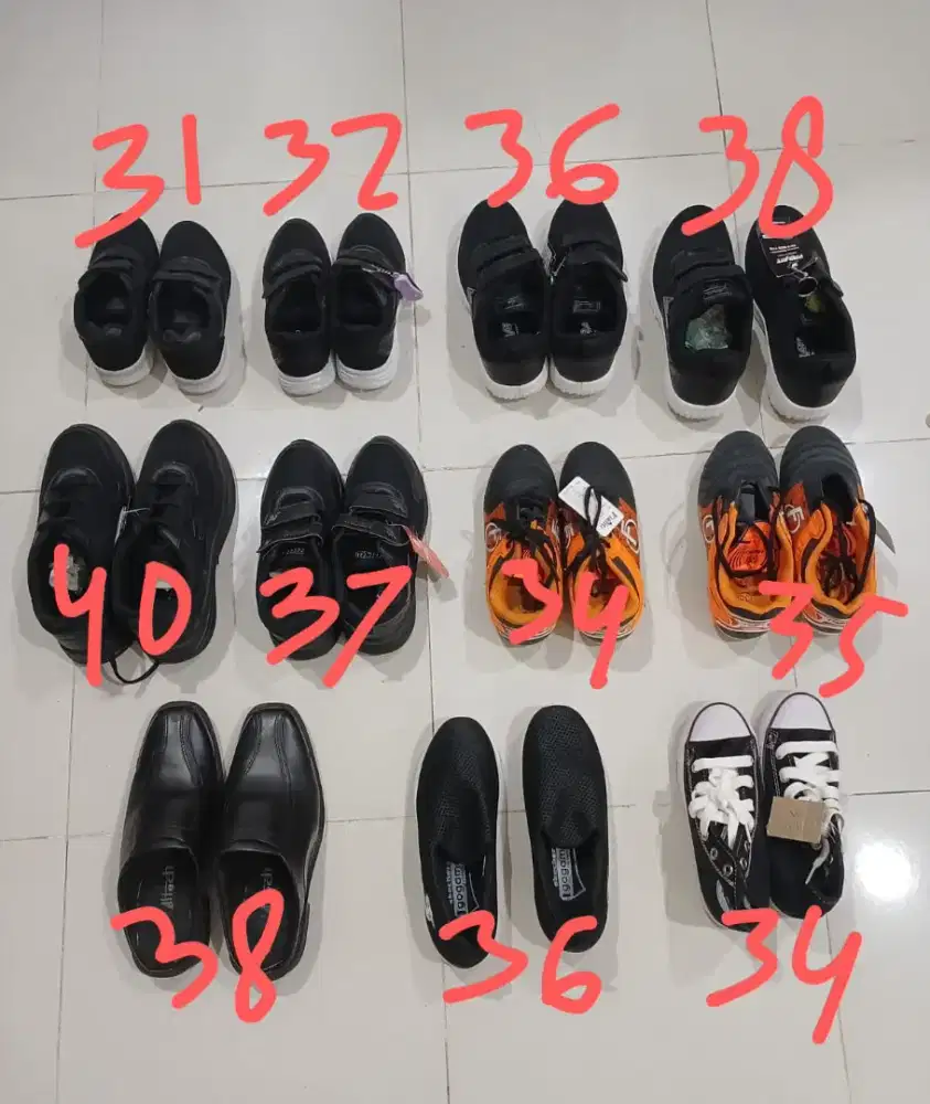 Dijual obral 11 pcs sepatu dan aendal slop pria