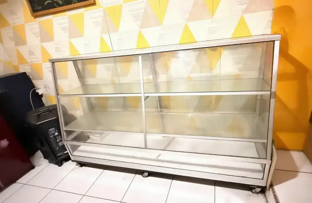 Di jual Etalase