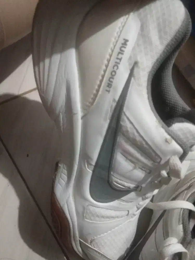 Preloved sepatu Nike Multicourt 10