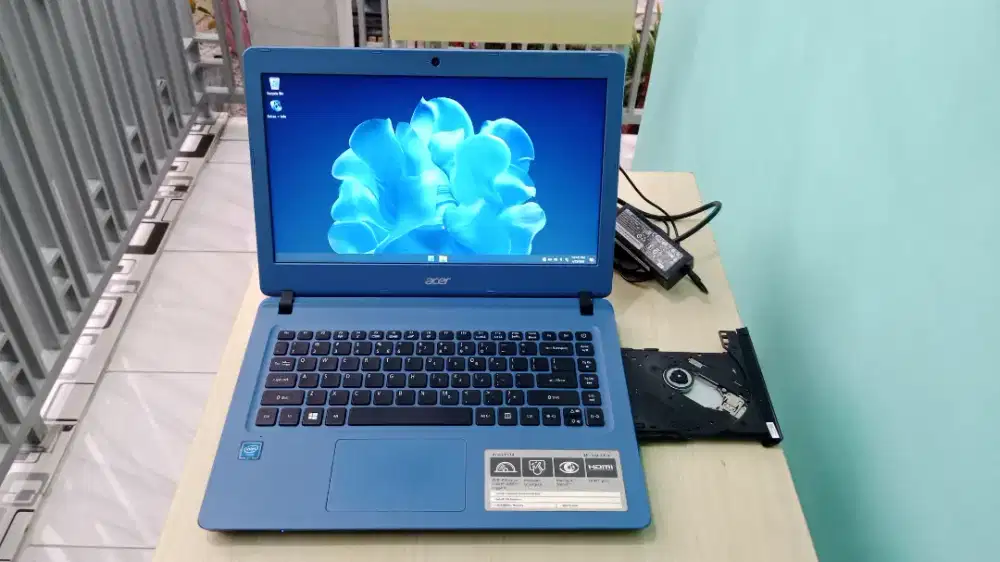 Laptop ACER Slim + Batre AWET + Sto. 500 Gb + Win.11 + Bonus Tas +Nego
