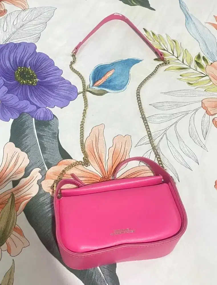 PRELOVED TAS JIMS HONEY