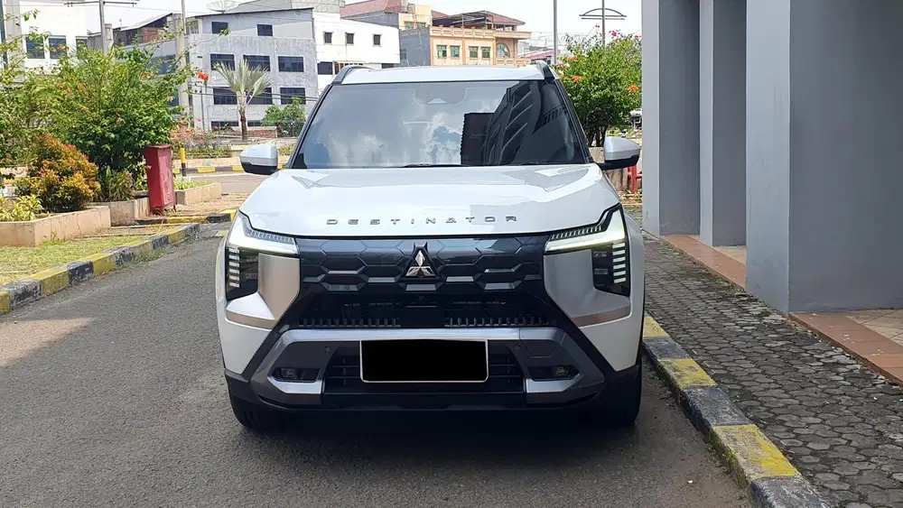 Km 700 perak mitsubishi destinator turbo ds 2025 putih