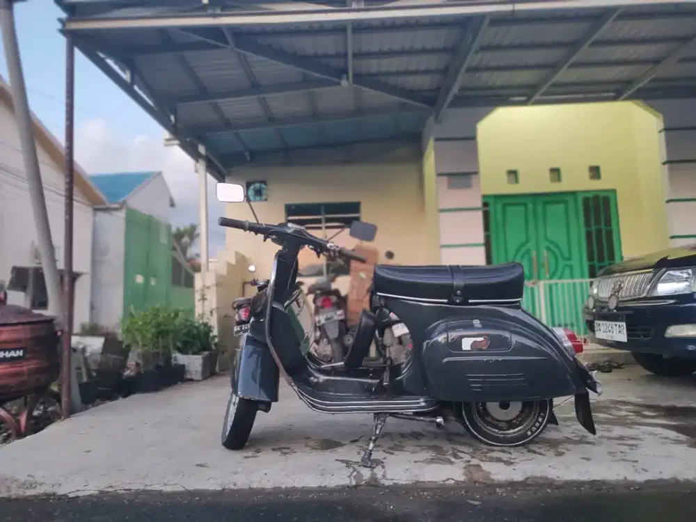 Vespa Bajaj/Exclusive