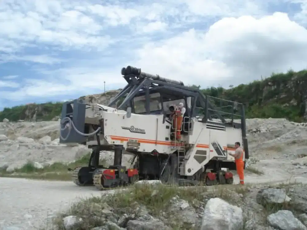 Mencari pekerjaan operator alat berat