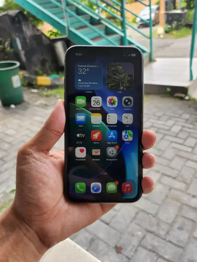 Iphone 11 64gb Inter unit + box sinyal lama